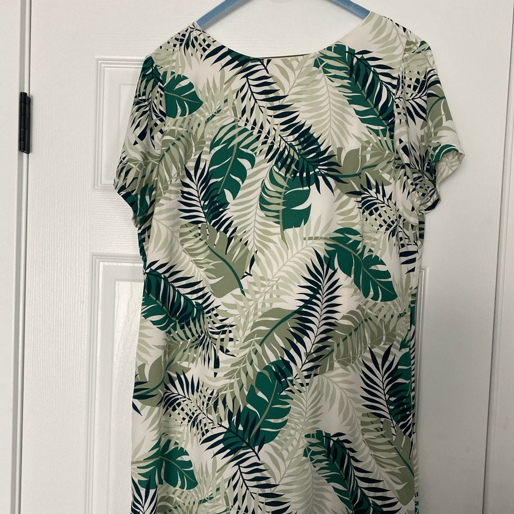 ALL CLOTHING $13🎉 Green and white Dress